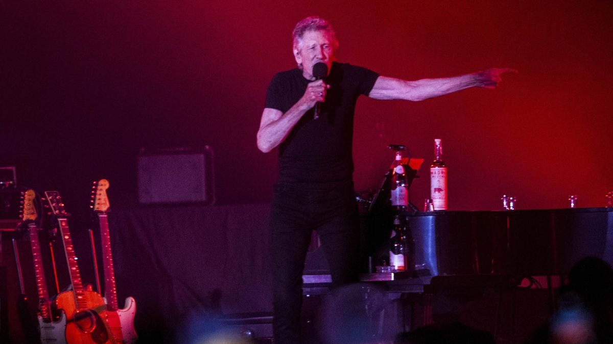 "Resiste el fascismo": Roger Waters y un primer River lleno de consignas políticas