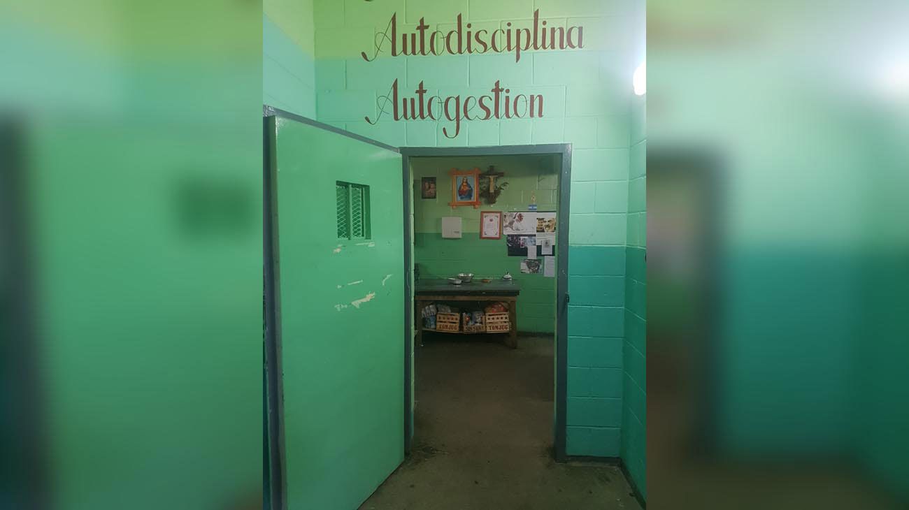 Grassi cumple cinco años en la cárcel: convirtió su pabellón en un templo