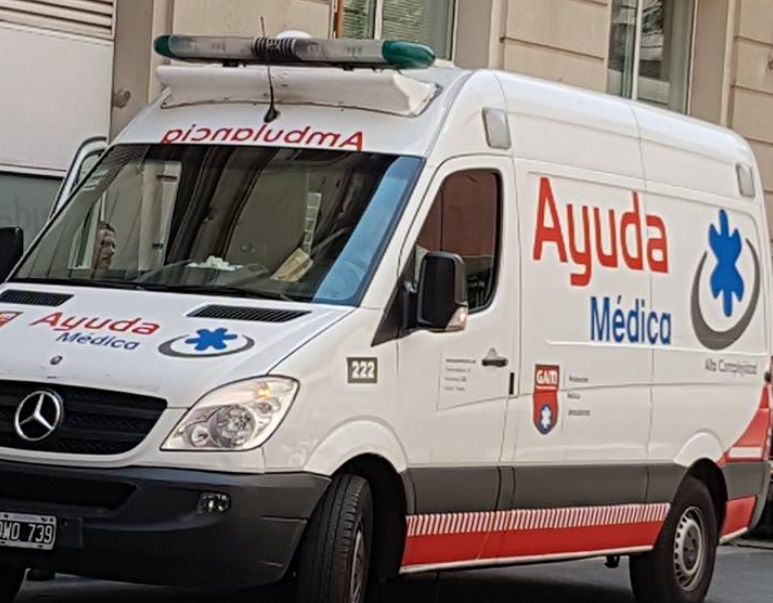 Trasladaban a una anciana en ambulancia pero pararon "a comprar empanadas"
