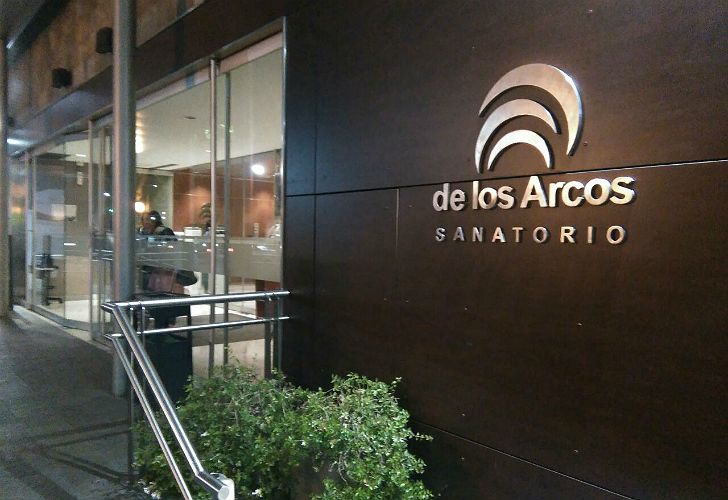 Un custodio de Lázaro Báez cayó desde un balcón de la clínica Los Arcos