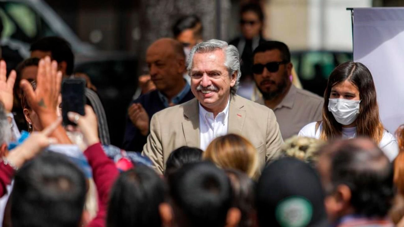 Alberto Fernández en Quilmes: campaña con la "micromilitancia" y diálogo mano a mano con vecinos