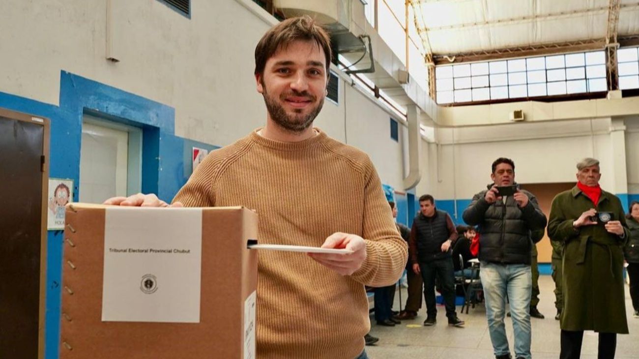 Ignacio Torres (PRO) votó en Chubut, pero el nivel de participación a las 11 todavía era muy bajo