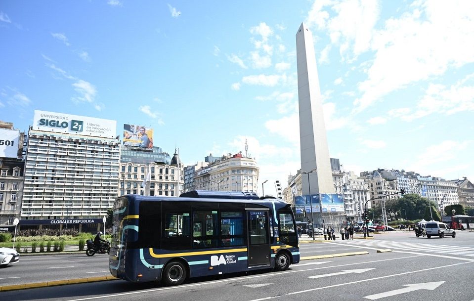 Debuta en la Ciudad de Buenos Aires la primera línea de buses eléctricos