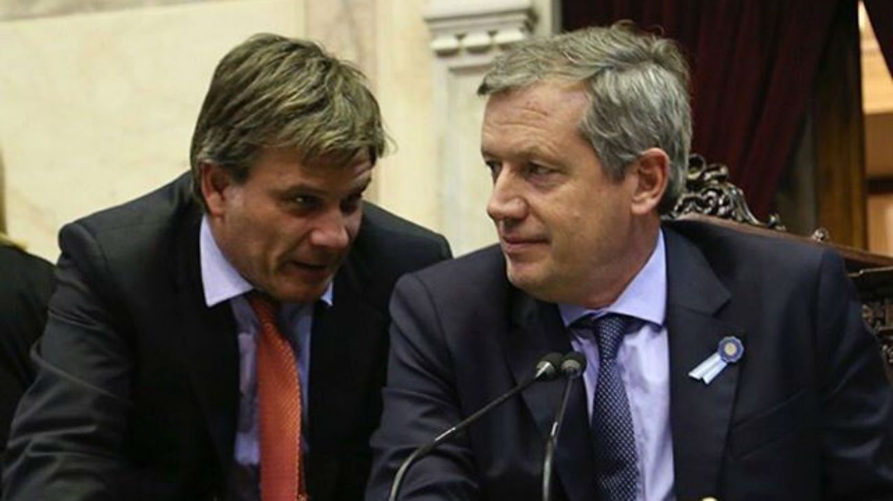 Un chofer de la Cámara de Diputados es acusado de repartir droga con un auto oficial