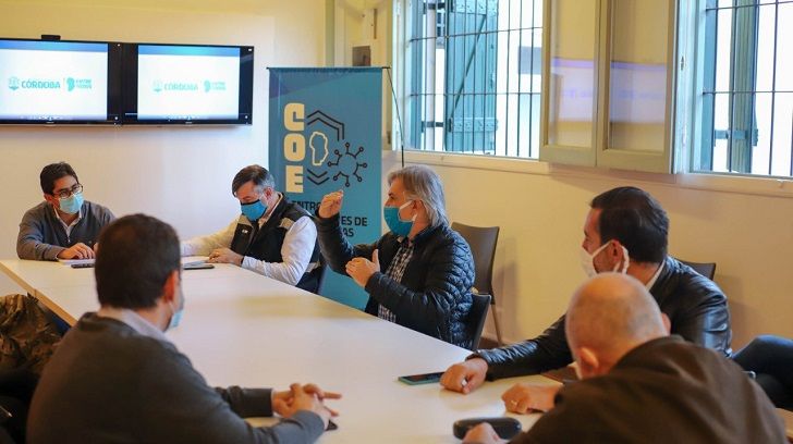 Fortalecido, Llaryora planea otra avanzada sobre el Suoem que baraja la vía judicial