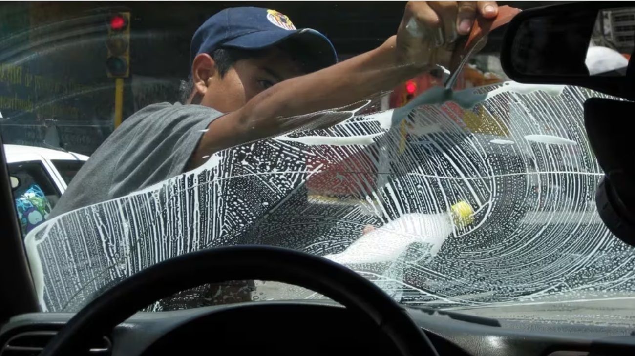 ¿Cuánto gana un limpiavidrios en México?