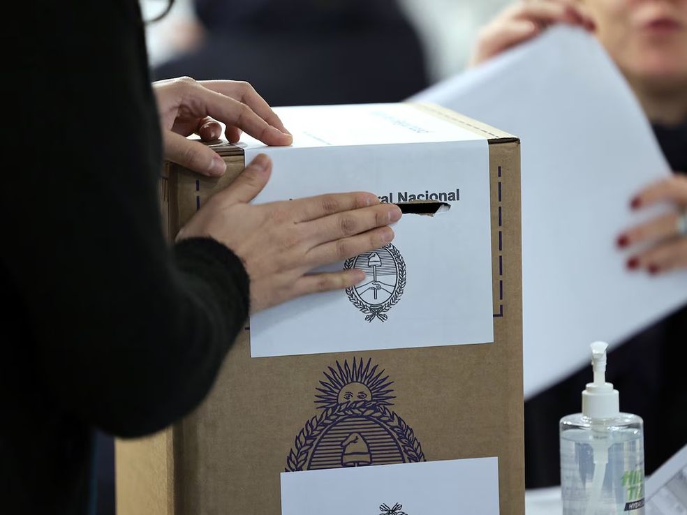 Encuesta elecciones 26 de octubre: ¿Cómo votan los hombres y mujeres?