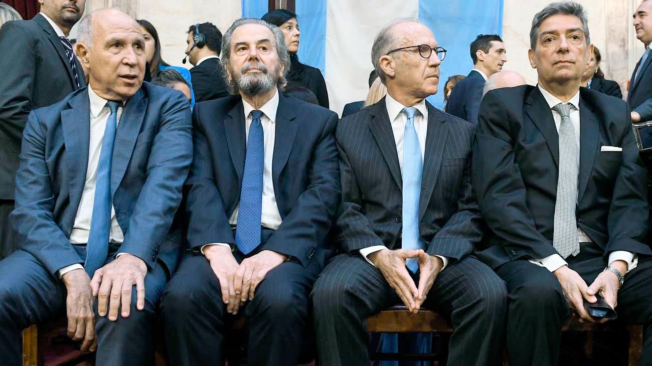 El último fallo de la Corte abrió la polémica: el apellido Macri celebra y CFK reprueba