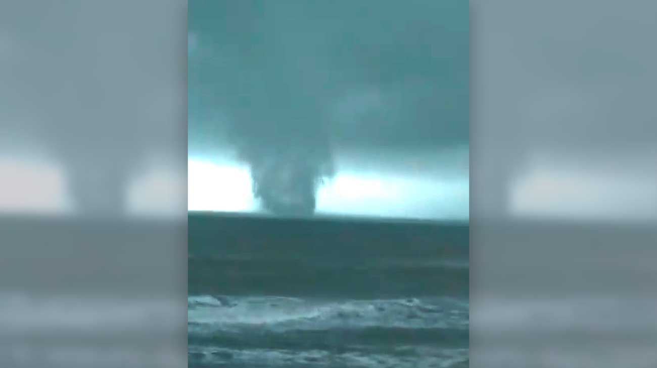 Impresionante tromba marina sorprendió en Mar del Tuyú