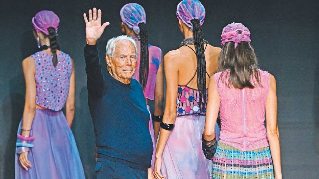 El adiós a Giorgio Armani reunió a miles de personas y alteró la tranquilidad de Milán