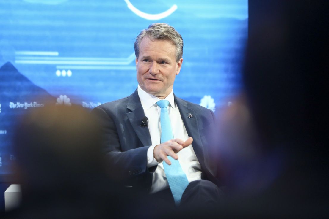 Élite de Davos pide mayor consolidación bancaria en Europa