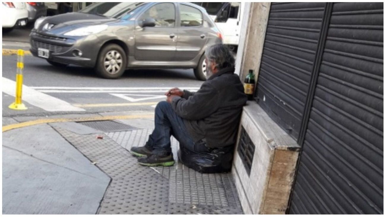El gobierno presentó el Plan "Mi Baño" para garantizar el higiene de personas en indigencia