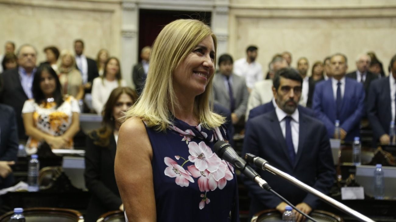 Diputada oficialista propone suspender los intereses de la tarjeta de crédito