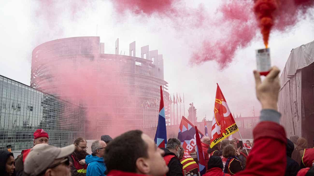 Francia espera nuevas protestas y el gobierno de Macron promete un despliegue "masivo" de policía