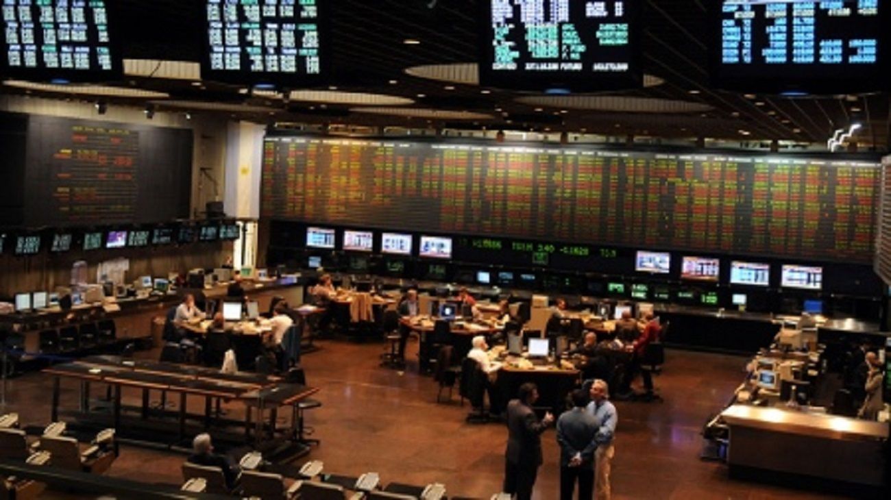 Mercado: por qué sigue cayendo el Riesgo País