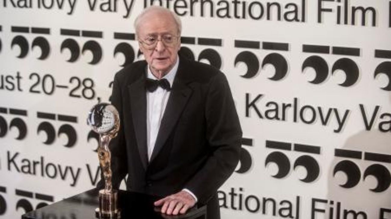 A sus 90 años se retira el gran Michael Caine