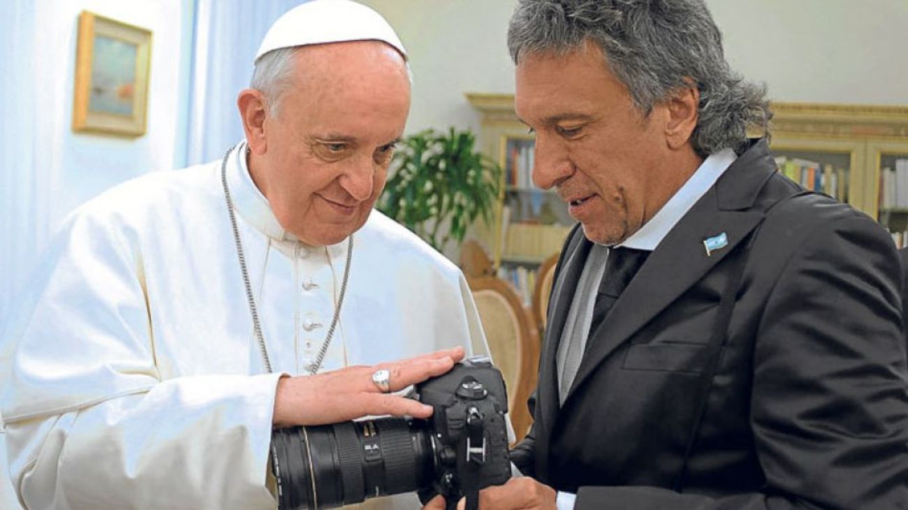 Victor Bugge: "Cuando Bergoglio pueda caminar bien va a volver a ser el mismo"