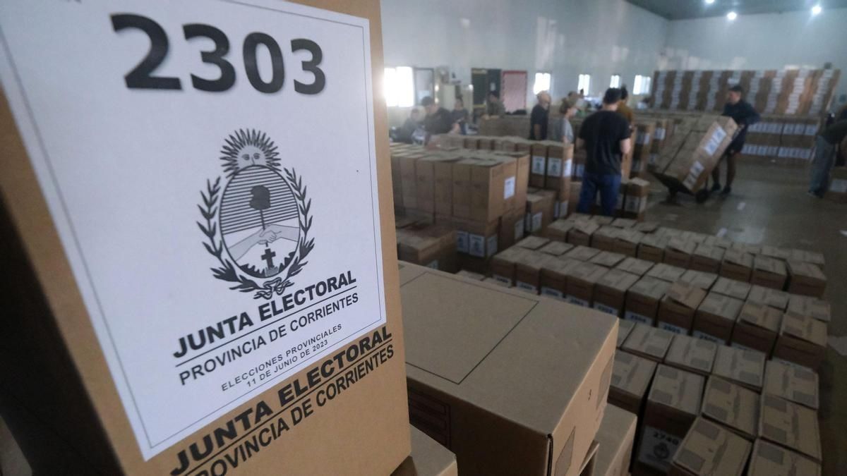 Comenzó el pago de viáticos a autoridades de mesa y delegados de los comicios provinciales de Corrientes
