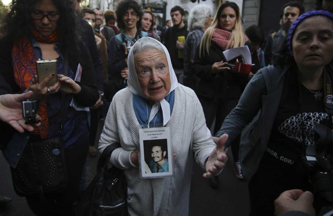 Nora Cortiñas permanece internada en terapia intensiva tras una operación
