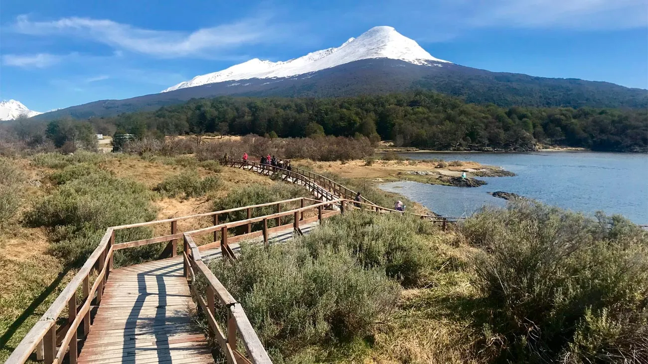 Pese al rechazo de los técnicos, autorizaron el fondeo de megayates de bandera británica en el Parque Nacional Tierra del Fuego