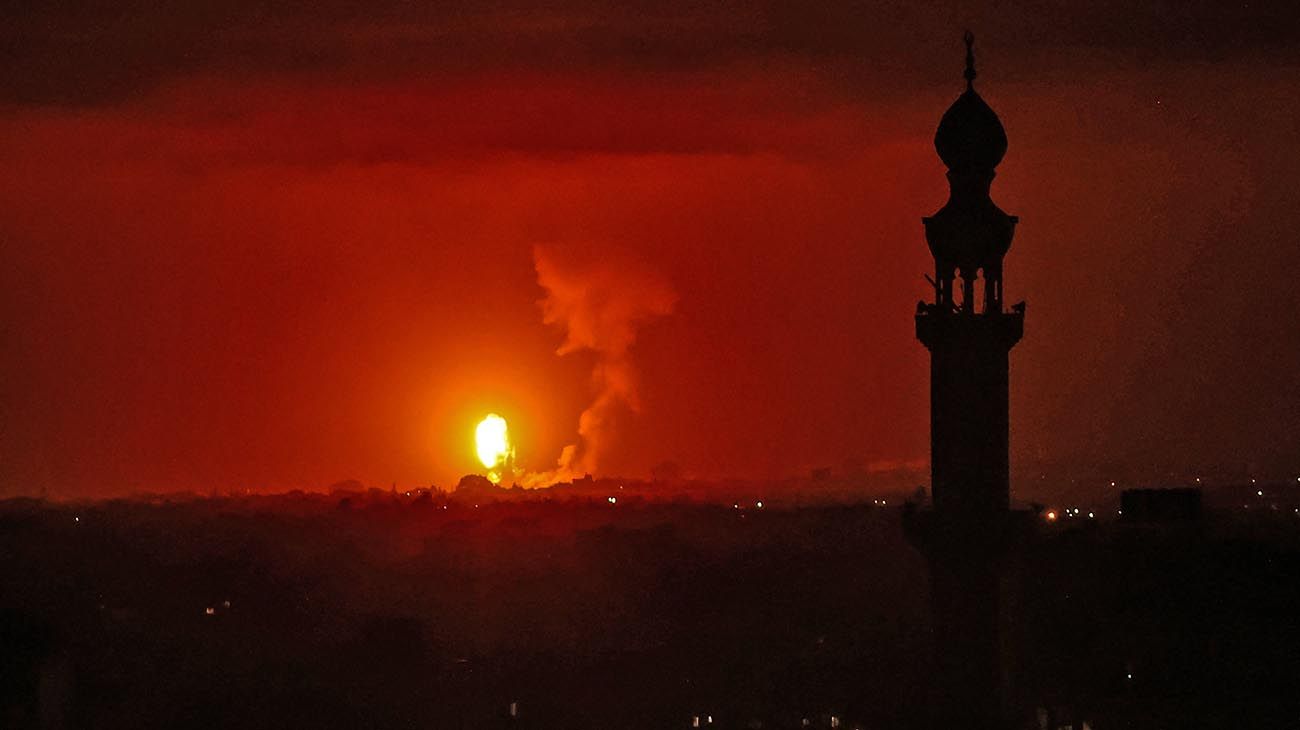 Jerusalén: bombas e incendios en la Explanada de las Mezquitas reavivan enfrenamiento entre Israel y Palestina