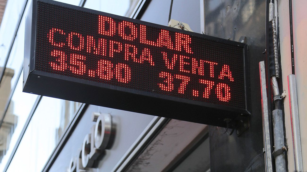 En la última jornada hábil el dólar cerró por debajo de los $38