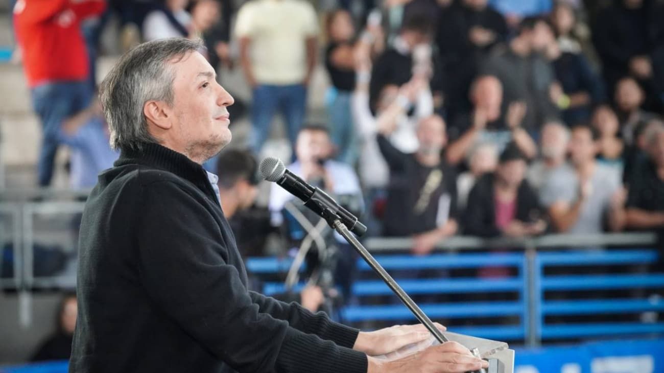 El PJ bonaerense arremetió contra Scioli y Alberto Fernández, pero aceptó competir en las PASO
