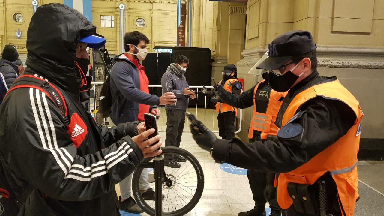 Abogado explica qué pasará con quienes infrinjan las nuevas restricciones sanitarias