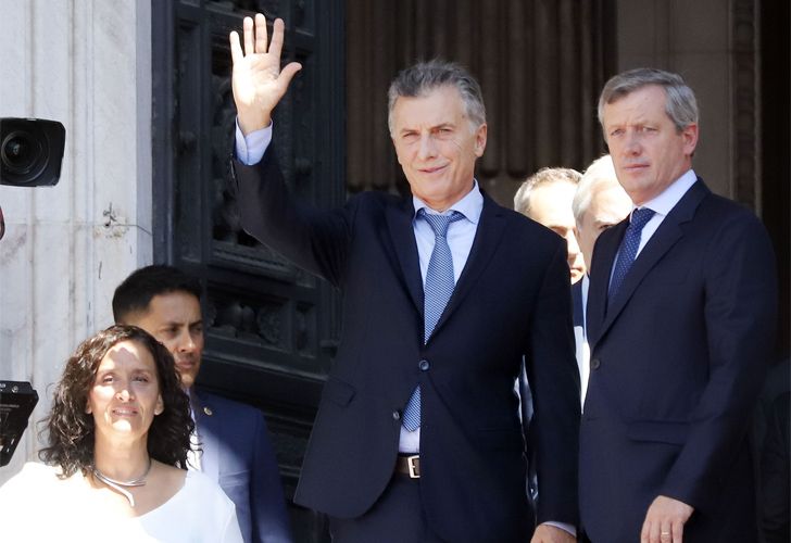 Video: tras su discurso, Macri saludó a una plaza vacía