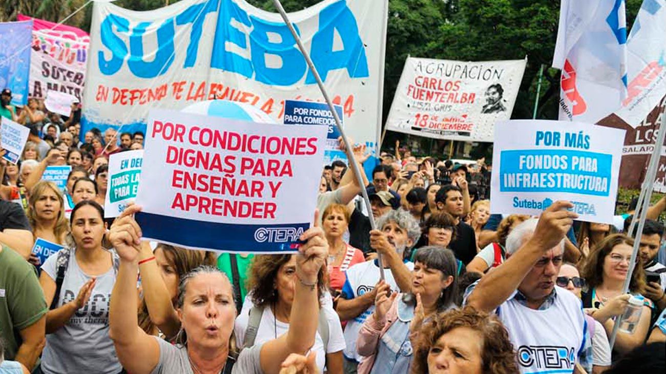 El Gobierno abre un canal de diálogo y evita el primer paro docente del año