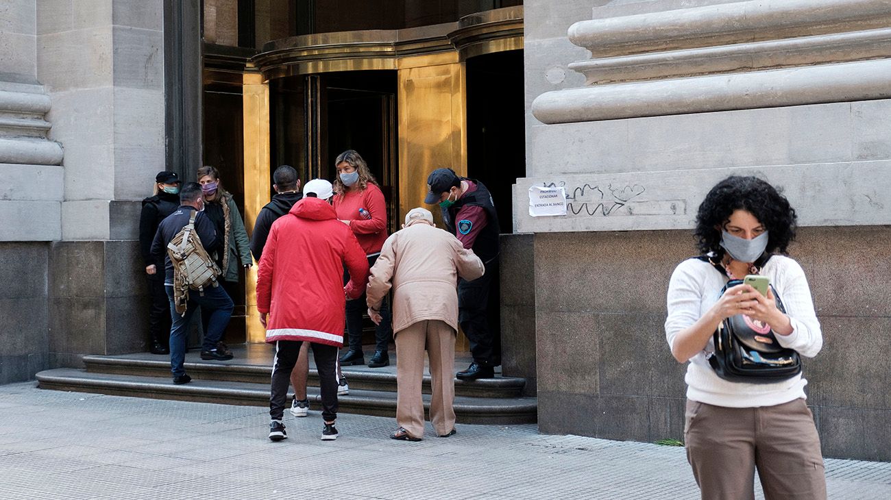Cómo será la operatoria de la bancos en el regreso a la fase 1 de cuarentena