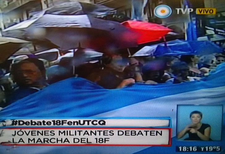 Mientras comenzaba el 18F, Canal 7 emitía un debate de adolescentes sobre el "golpismo"