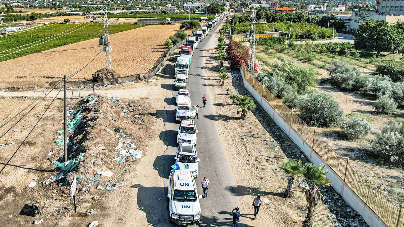 La ONU pide tregua en Gaza, que recibió el primer convoy de ayuda