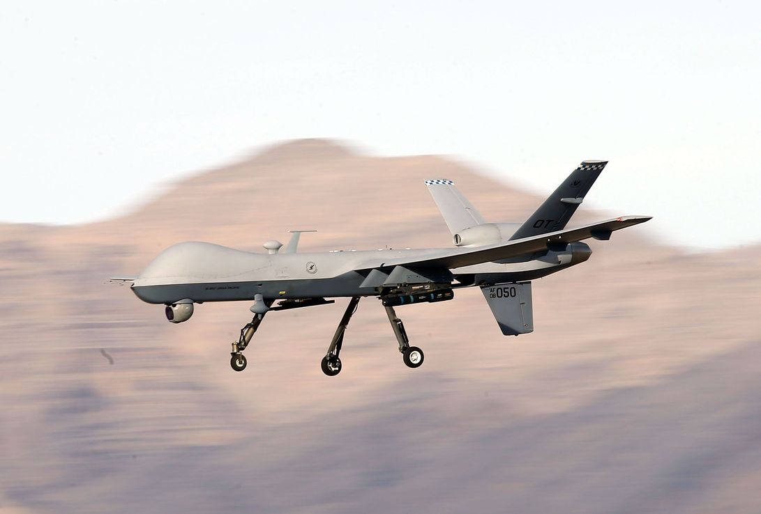 Un avión de combate ruso chocó con un dron de EEUU sobre el Mar Negro