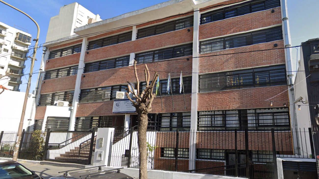 ¿La educación se convirtió en un negocio? | Los padres del colegio que cerró en Quilmes denuncian un proyecto inmobiliario
