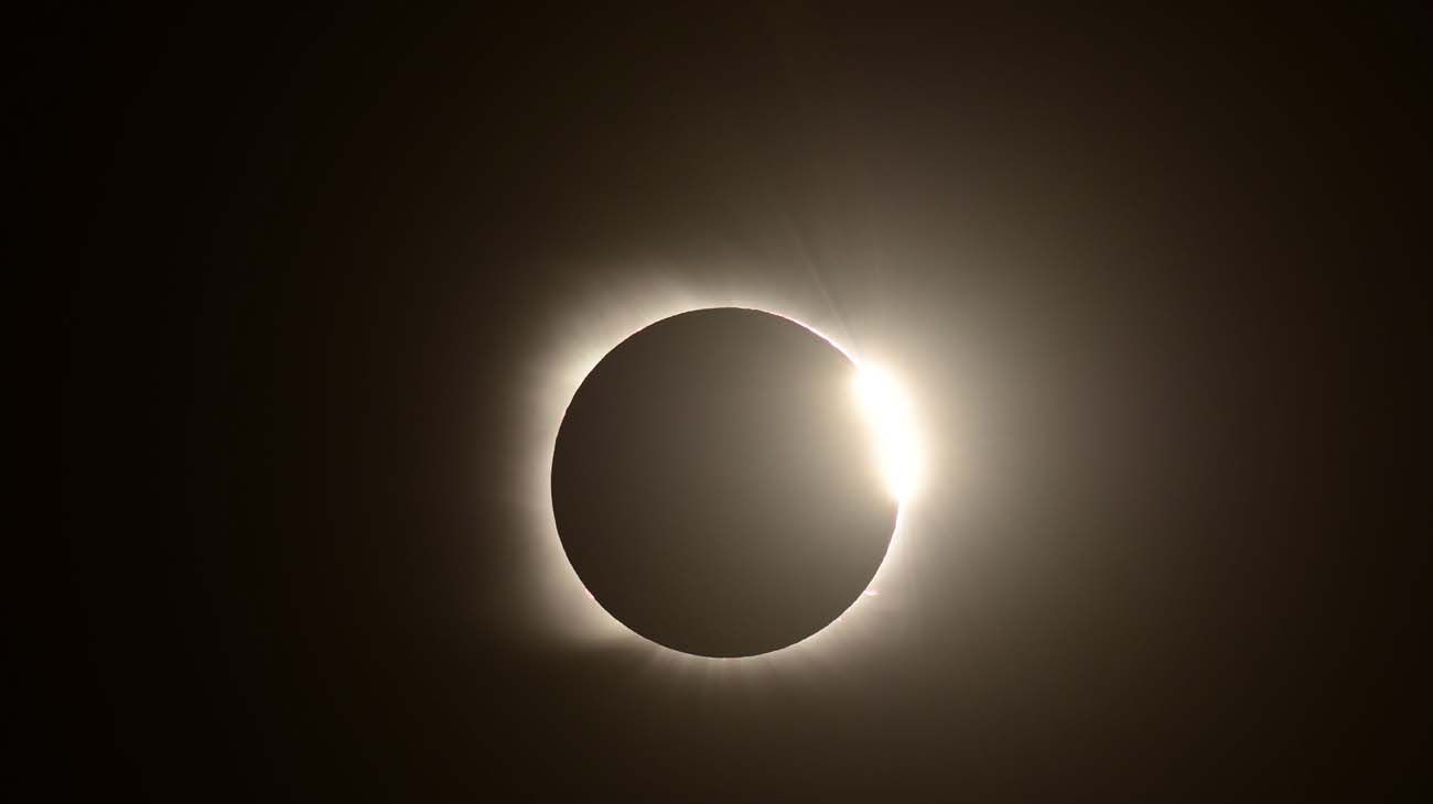 Así se vio eclipse solar desde Buenos Aires a Piedra del Águila