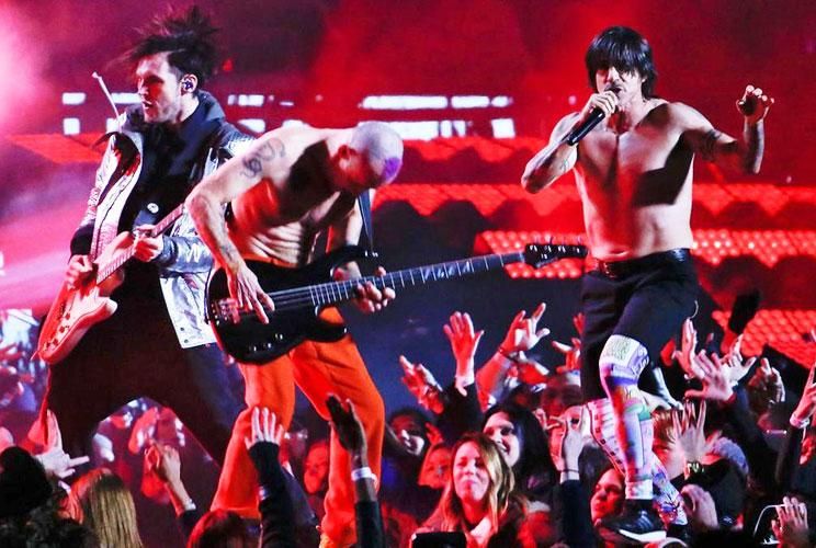 Red Hot, Pearl Jam y Damas Gratis