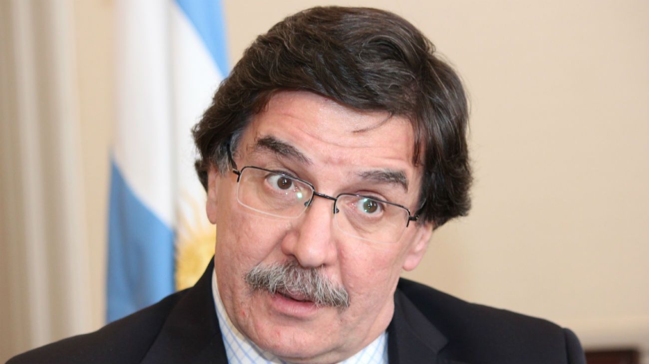 Alberto Sileoni: "A 20 días de terminar las clases, hay una situación muy delicada"