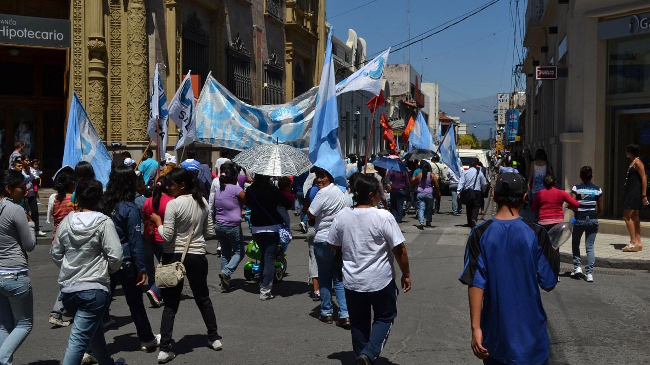 Tránsito complicado por cortes en la Ciudad