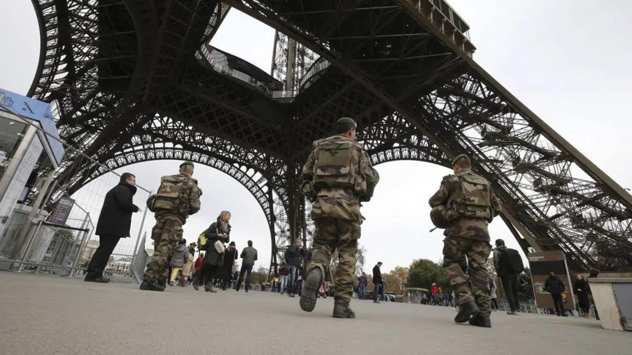 Una amenaza de bomba hizo cerrar la Torre Eiffel durante dos horas