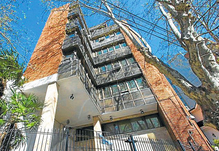 Hay 3500 teléfonos “pinchados” en Argentina bajo control de la Corte