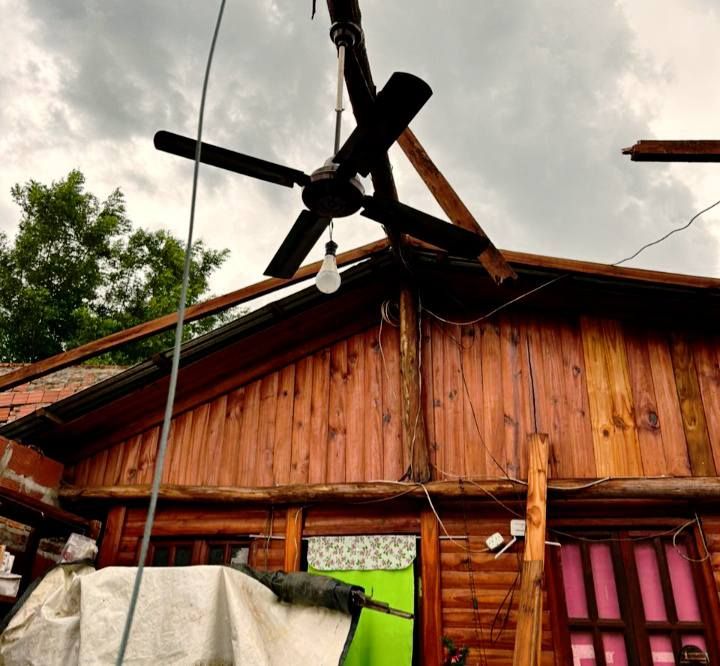 Tormenta en Corrientes: voladura de techos, árboles caídos y apagón total en Mburucuyá