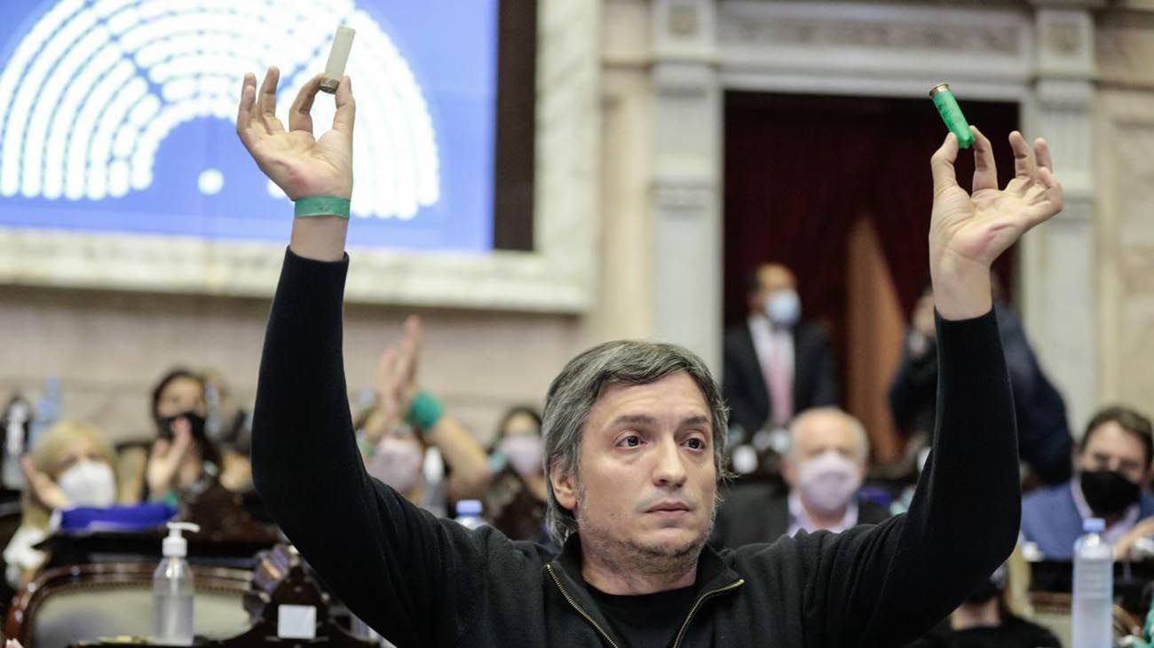 Máximo Kirchner a la oposición: "Estas son las balas de goma que tiraron contra la gente"