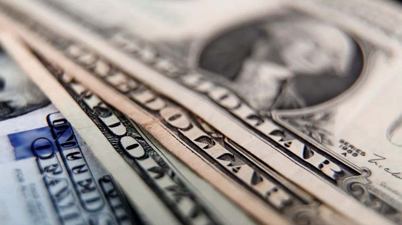 Dólar blue hoy: el minuto a minuto de la cotización de este viernes 19 de abril de 2024