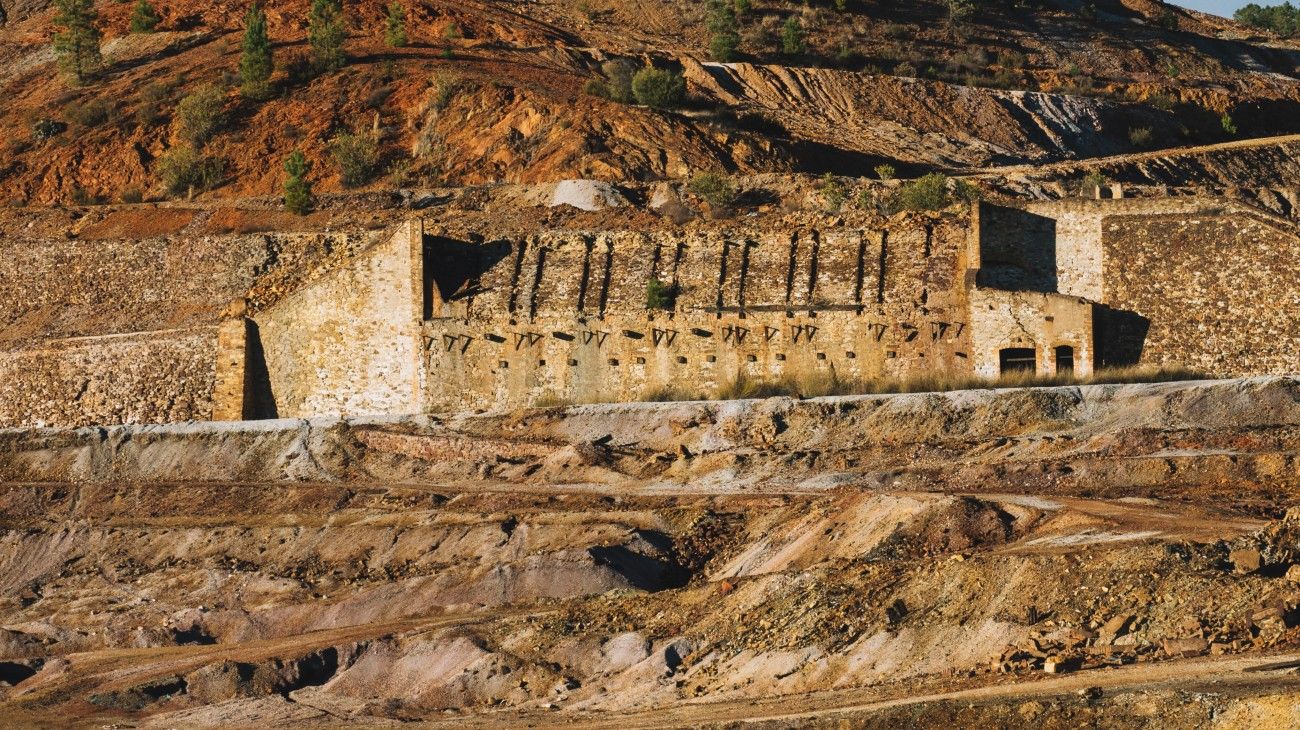 Derrumbe mortal en la República Democrática del Congo: más de 30 mineros murieron al caer un puente clandestino