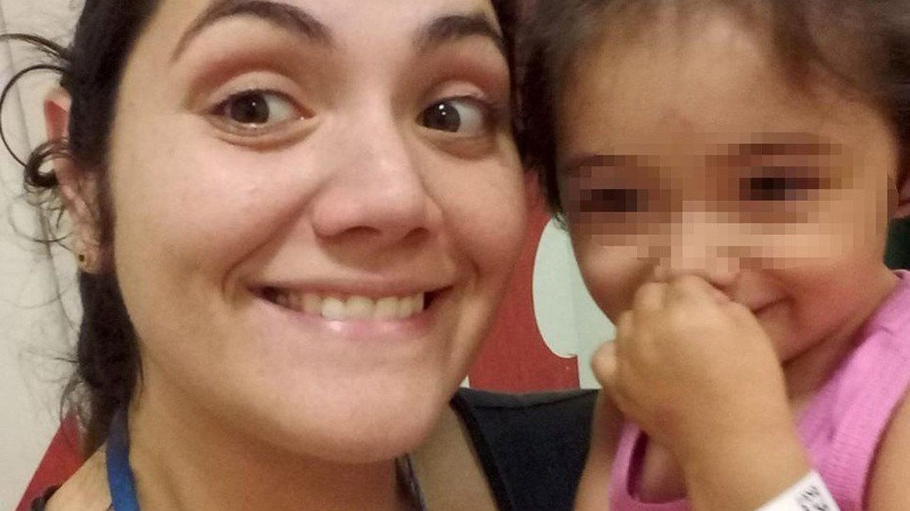 Encontraron una enfermera muerta envuelta en una frazada