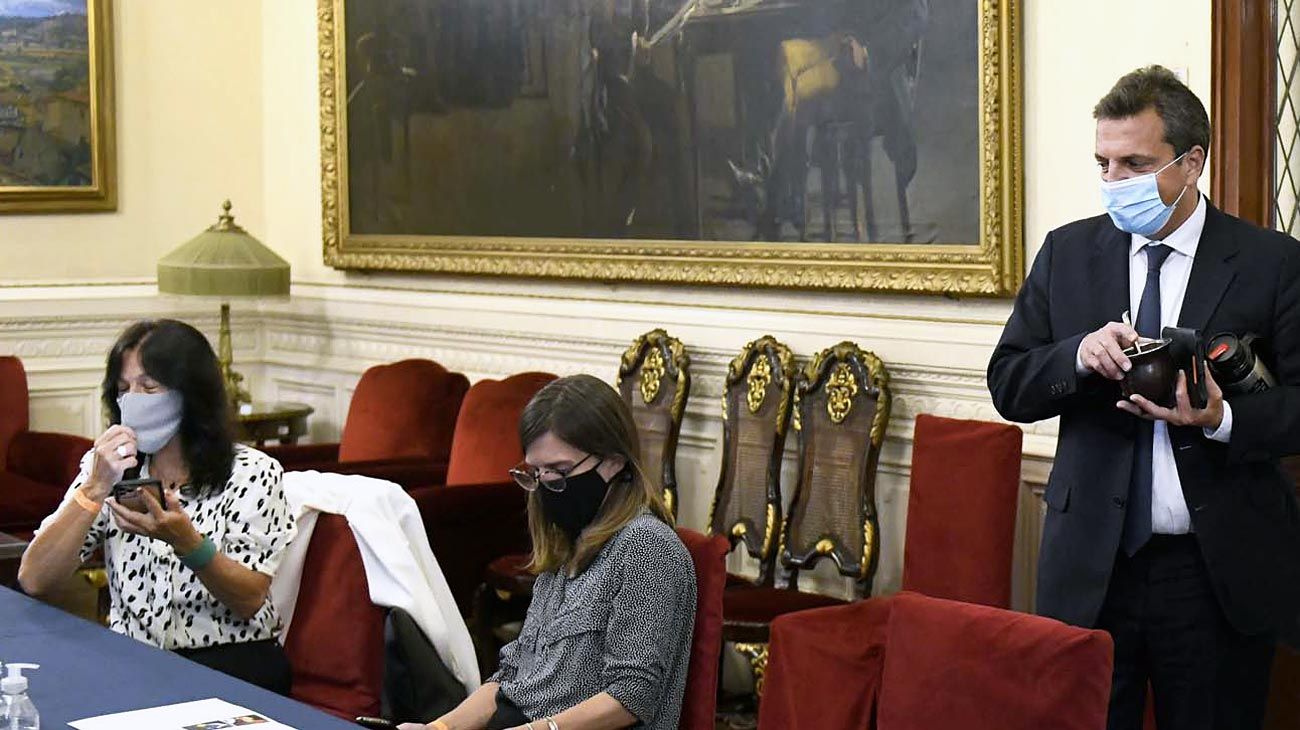 El oficialismo contiene el exitismo y espera sumar votos para que no desempate CFK