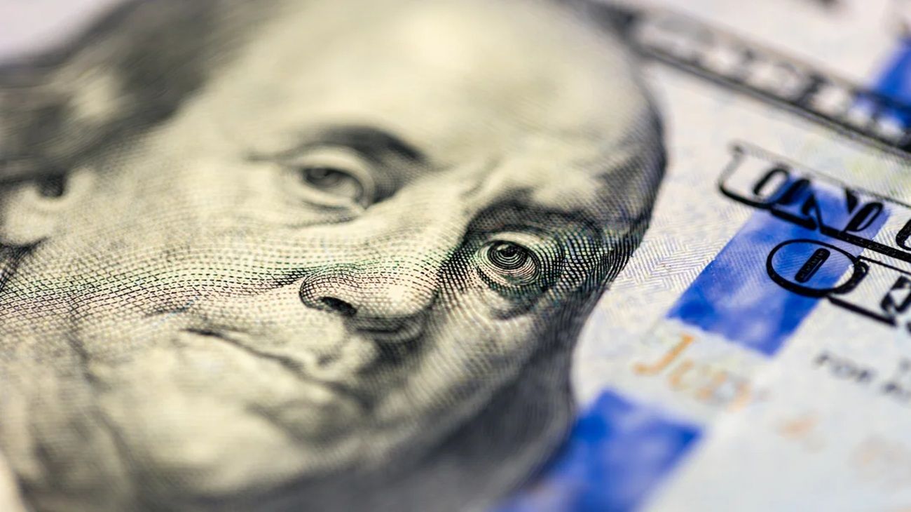 El dólar blue cerró sin cambios este martes 10 de marzo y el Banco Central volvió a comprar dólares