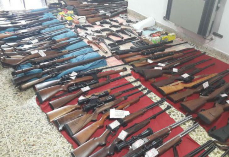 El apoderado de la lista de Cariglino fue detenido por tener 60 armas