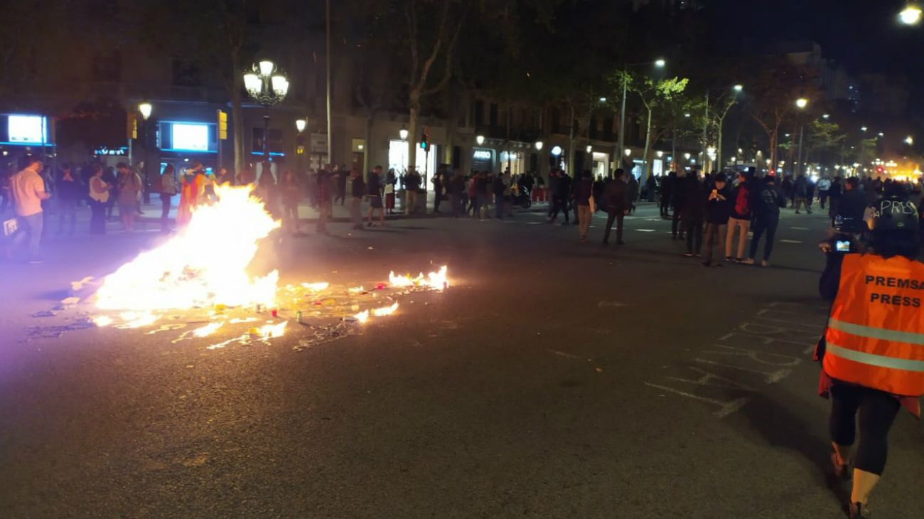 VIDEO | PERFIL en Barcelona: crónica de una jornada violenta con balas de goma y piquetes